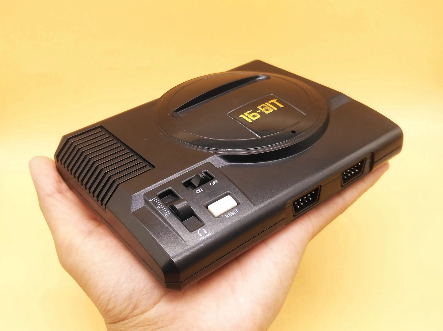 Sega MegaDrive 16 Bit Games with 208 Different Built-in Games